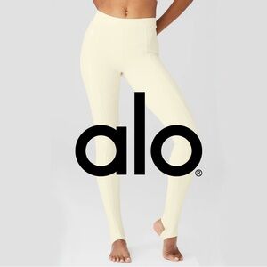 ALO Yoga Airbrush High-Waist Leggings in Cream